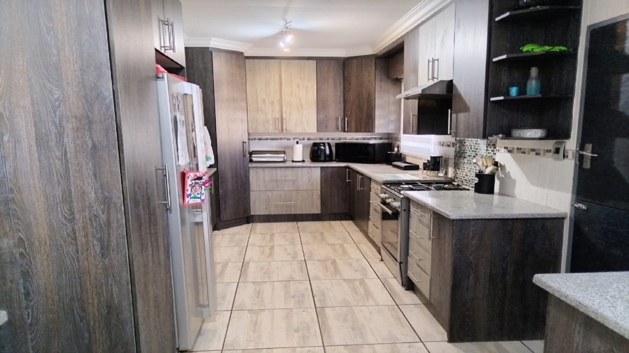 3 Bedroom Property for Sale in Vaalpark Free State